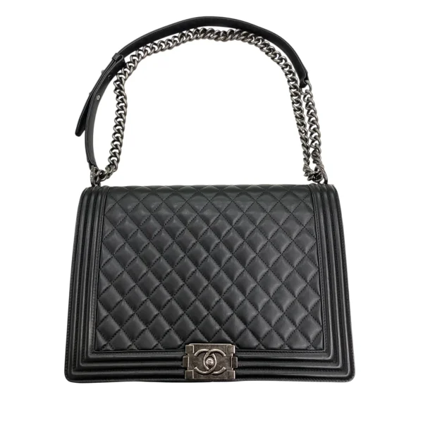 CHANEL Boy CHANEL Shoulder Bag Caviar Skin